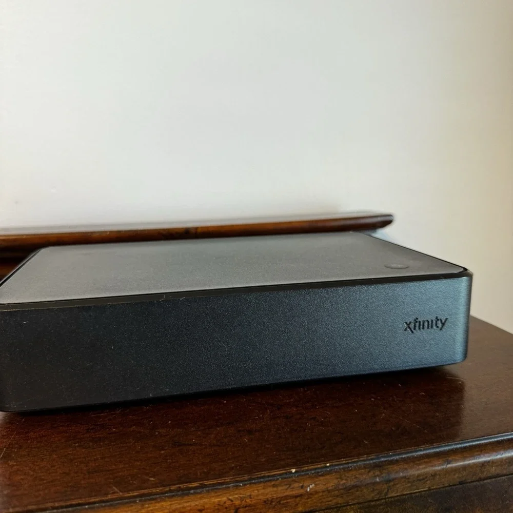 XFINITY XG2v2-P Model PACE PX022ANM HD TV Cable Box & Remote * NO CABLES *